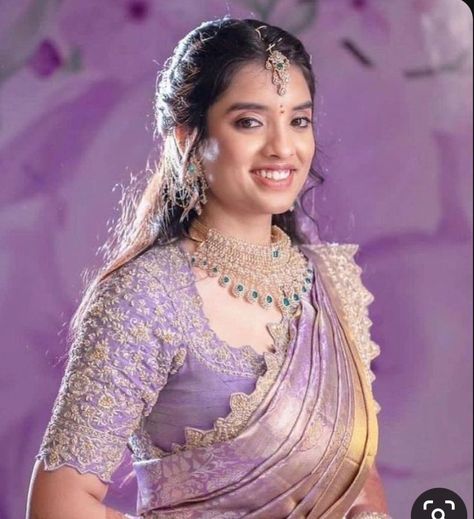 Wedding Saree Blouse Work Designs, Aari Work For Purple Blouse, Pellikuthuru Blouse Designs, Purple Color Pattu Saree, Reception Pattu Saree For Bride, Lavender Saree Bride, Maggam Work Blouse Designs For Wedding, Lavendar Saree Contrast Blouse Ideas, Lavender Work Blouse