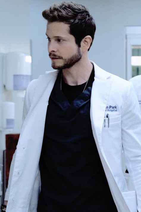 Pretty Little Liars Ezra, Veronica Hastings, The Resident Conrad, Wren Kingston, Maya St Germain, Matt Czuchry The Resident, The Resident Tv Show, Melissa Hastings, Conrad Hawkins