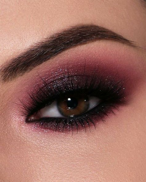 Maquillaje Smokey Eyes, Maroon Makeup, Dark Smokey Eye Makeup, Smokey Eyes Tutorial, Shadow Pallete, Burgundy Eye Makeup, Burgundy Makeup, Make Up Designs, Smokey Makeup