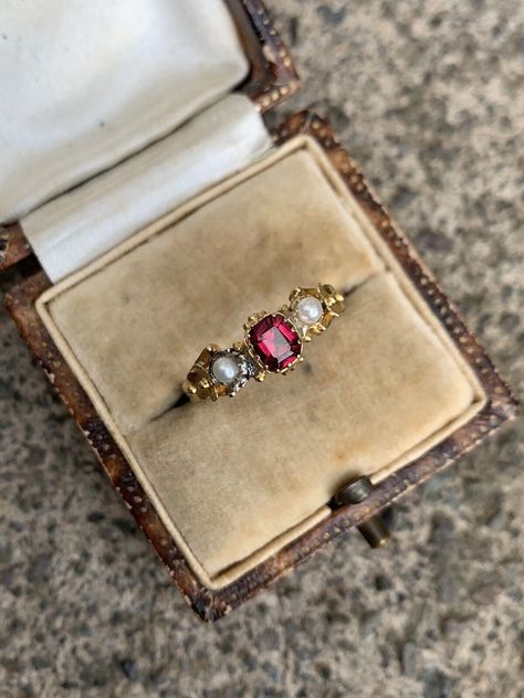 Victorian Yellow Gold Garnet and Pearl Sweet Flower Sides Ring Art Deco Engagement Ring Ruby, Flower Shaped Engagement Ring, Victorian Wedding Ring, Victorian Gold Ring, Antique Ruby Ring, Garnet And Pearl, Antique Emerald Ring, Garnet Wedding Rings, Antique Rings Victorian