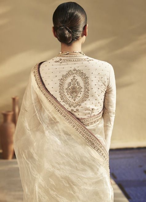 10 Thoughtful Souvenirs from India That you Can Give Your Wedding Guests Tissue Blouse Designs Latest, Tissue Saree Blouse Designs Latest, Embroidery Saree Designs Latest, Minimalist Saree, Tissue Saree Blouse Designs, Full Sleeve Blouse, Ivory Blouse, Saree Embroidery Design, Designer Saree Blouse