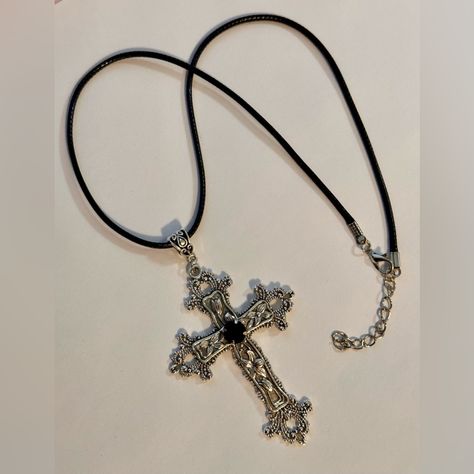 Handmade Antique Silver Tone Goth Cross Pendant Necklace Vintage Unisex Women Men Religious Gothic Grunge Punk Statement Floral Cross Pendant Hanging From An Adjustable Black Leather Choker Necklace. Necklace Length: 44cm + 5cm Extension Chain Cross Size: 7x5cm. Cross Material: Zinc Alloy * Ready To Ship Next Day * You Are Interested In More Than One Item From My Store Pleased Message Me To Make A Bundle For You With Combined Shipping. Tags: Lightweight Silver Plated Charms Vintage Large Cross G How To Make A Cross Necklace, Cross Necklace Goth, Pretty Cross Necklace, Trad Goth Jewelry, Silver Grunge Jewelry, Goth Cross Necklace, Black Jewelry Aesthetic, Y2k Cross Necklace, Black Accessories Jewelry