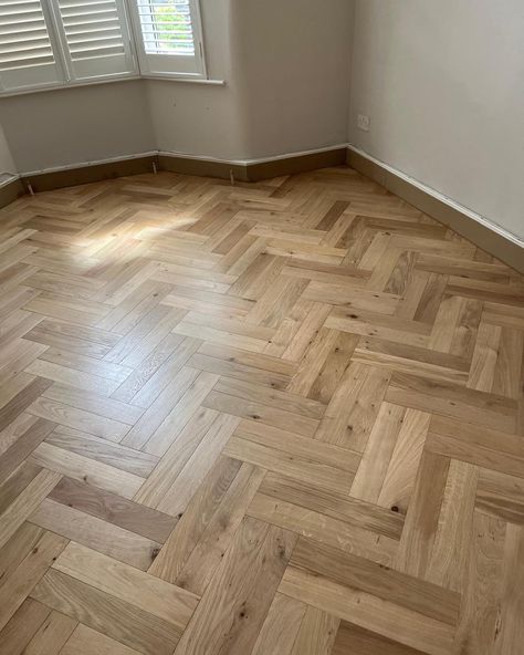 Our latest project in collaboration with @hawkesandson features a breathtaking Double Herringbone wood floor. Every detail is crafted to perfection, adding a touch of luxury to your space. Envision a home where elegance meets artistry. - #parquet #parquetfloors #woodfloors4u #parquetry #woodfloors #woodflooring #woodfloorsdesign #herringbone #instagram #art #home #flooring #interiordesign #homeinspiration Twin Beds Guest Room, Herringbone Hardwood Floors, Double Herringbone, Herringbone Flooring, Wood Floor Design, Home Flooring, Wood Parquet Flooring, Herringbone Wood Floor, Herringbone Wood