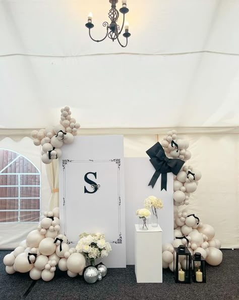 Black And White Birthday Backdrop, Bows And Pearls Birthday Theme, Bows Party Decorations, Pearls And Bows Party, Black Bow Party, White And Black Party, Bow Backdrop, Black And White Birthday Party, Birthday Black And White