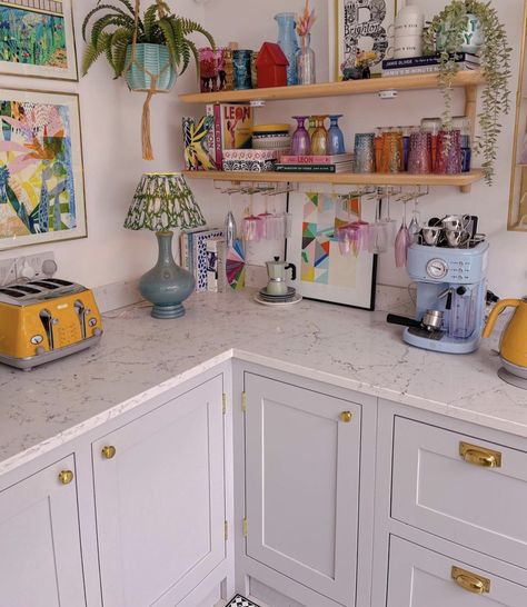 Cute Small Kitchen Decor Ideas Apartments, Millennial Home Decor, Opal House Decor, Mod Home Decor, Kitchen Decor Eclectic, Colorful Kitchen Utensils, Cool Kitchen Decor, Colorful Coffee Bar, Cottage Core Apartment Decor