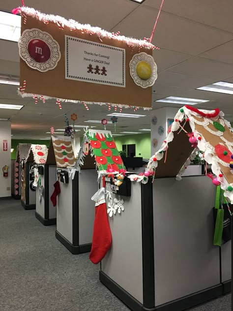 Office Christmas Decorations Cubicles, Christmas Desk Decorations, Office Xmas Party, Christmas Cubicle Decorations, Cardboard Gingerbread House, Office Cube, Christmas Contests, Door Decorating Contest, Work Holiday Party