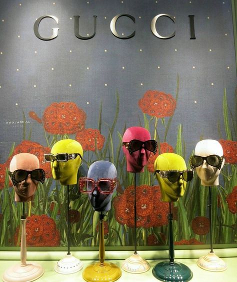 Shades for summer @gucci #vmlife #visualmerchandising #visualmerchandiser #windowdisplay #sunglasses #eyewear #gucci #vmdaily via @vm.crew Eyewear Shop Design, Colette Paris, Eyewear Store Design, Merchandising Retail, Eyewear Display, Retail Space Design, Sunglasses Display, Store Window Displays, Window Display Design