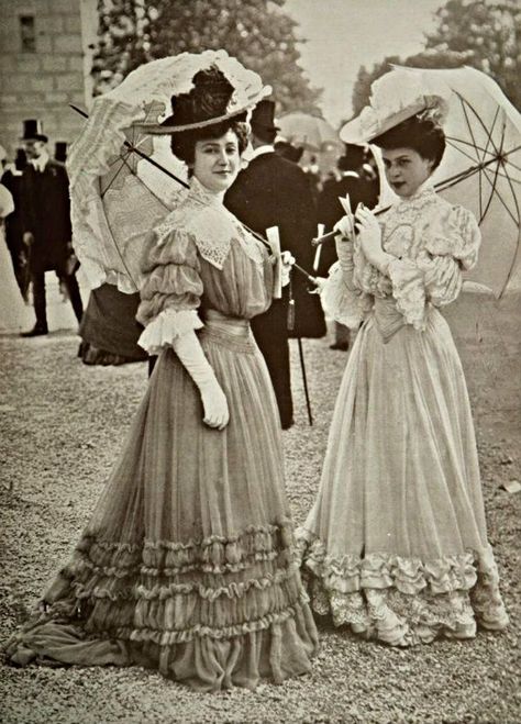 Edwardian Photos, History Collage, 10s Fashion, 1900 Fashion, 1900s Fashion, 20th Century Fashion, Edwardian Dress, Gibson Girl, Victorian Clothing