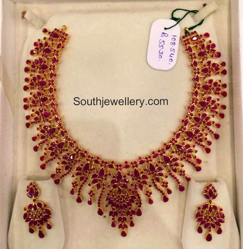 Elaborate Ruby Necklace Set Ruby Indian Jewellery, Kempula Haram Designs, Ruby Necklace Set, Ruby Necklace Designs, Latest Jewellery Designs, Gold Ruby Necklace, Vaddanam Designs, Ruby Jewelry Necklaces, Cz Jewellery