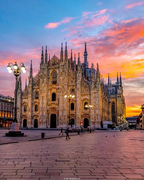 European Summer Vacation, Milano Duomo, Milan Cathedral, Rome Travel, European Summer, Milan Italy, Holiday Destinations, Travel Aesthetic, Vacation Spots