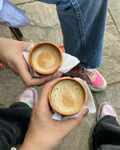 Desi chai with friends aesthetic Chai Pic, Chai With Friends, Chai Tea Pics, Chai Aesthetic, Nice Aesthetic, With Friends Aesthetic, Chai Quotes, South Asian Aesthetic, Chai Recipe