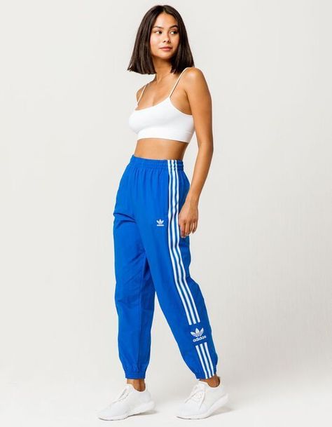 452bf208bf901322968557227b8f6efedesc53866932ri Adidas Track Pants Outfit, Adidas Shoes Outfit, Adidas Pants Outfit, Womens Track Pants, Blue Pants Outfit, Adidas Pants Women, Looks Adidas, Track Pants Outfit, Adidas Hose