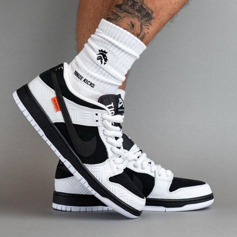 JustFreshKicks (@JustFreshKicks) on X Nike Travis Scott, Nike Looks, Nike Shoes (men), Trendy Shoes Sneakers, Nike Jordan Retro, Urban Fashion Women, Nike Sb Dunk Low, Shoes Design, Mens Fashion Urban