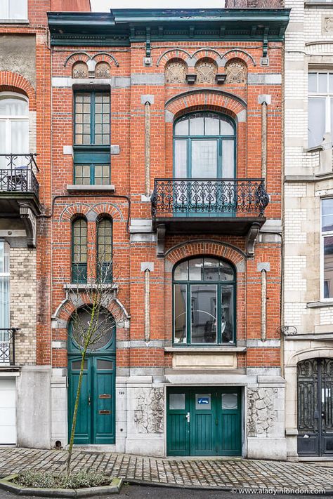 Art Nouveau House in Brussels, Belgium Art Nouveau Arquitectura, Green Doors, Architecture Drawing Art, Brussels Belgium, Cute House, Architecture Old, Urban Sketching, City Buildings, Beautiful Architecture