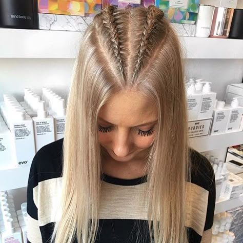 Hair mount Eliza Blisque Pletenice Frizure, Pletenice Za Kosu, Svecane Frizure, Jednostavne Frizure Za Dugu Kosu, Concert Hairstyles, Bf Picture, Hair Inspiration Long, Vine Tattoos, Cool Braid Hairstyles