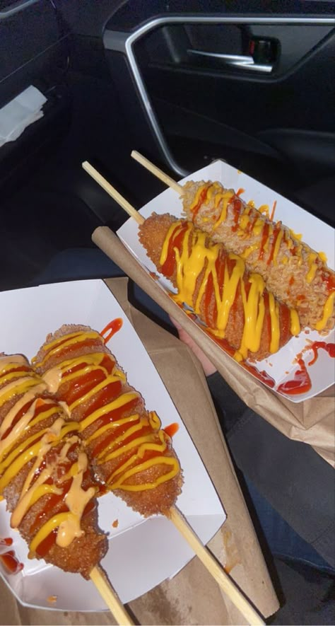 Pap Corndog, Street Food Snapchat, Korean Corn, Corn Dog, Foodie Instagram, Fav Food, Delicacy Food, Food Drink Photography, Think Food