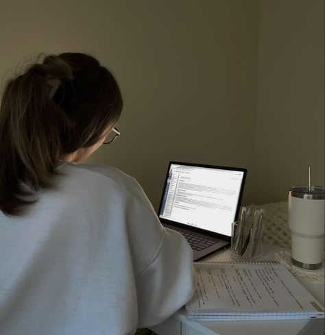 A Girl Working On Laptop, Atudying Girl Aesthetic, Breanna Quan Study, Studious Girl Aesthetic, Person Studying, Studious Girl, People Studying, Studying Girl, Study Girl