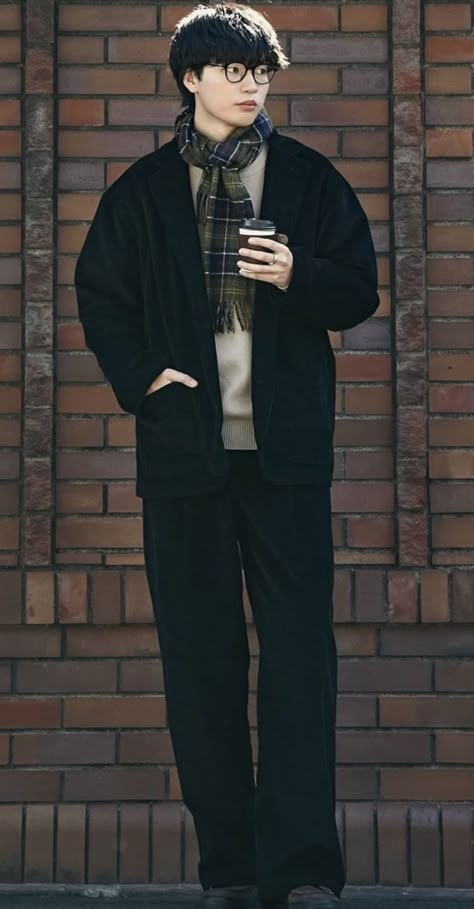 Korean Business Fashion Men, Winter Outfits Japan Men, Korean Winter Outfit Men, Japan Male Fashion, Korean Autumn Outfit Men, Japanese Outfits Street Style Men, Japanese Men Outfit, Japan Style Outfits Men, Japanese Outfits Men