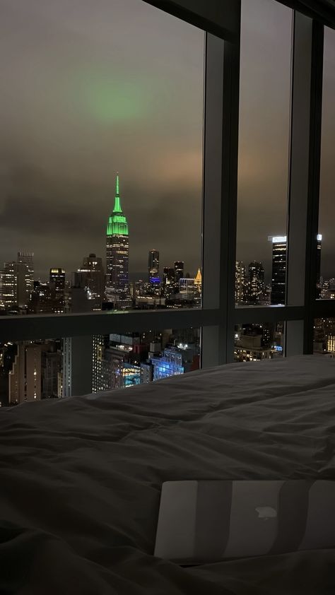 Ny Penthouse Aesthetic, City Apartment Wallpaper, Bed City View Night, Nyc Aesthetic Penthouse, New York City Room Aesthetic, Apartments In New York City, Clean Pictures Aesthetic, Ny Room Aesthetic, Nyc View Night