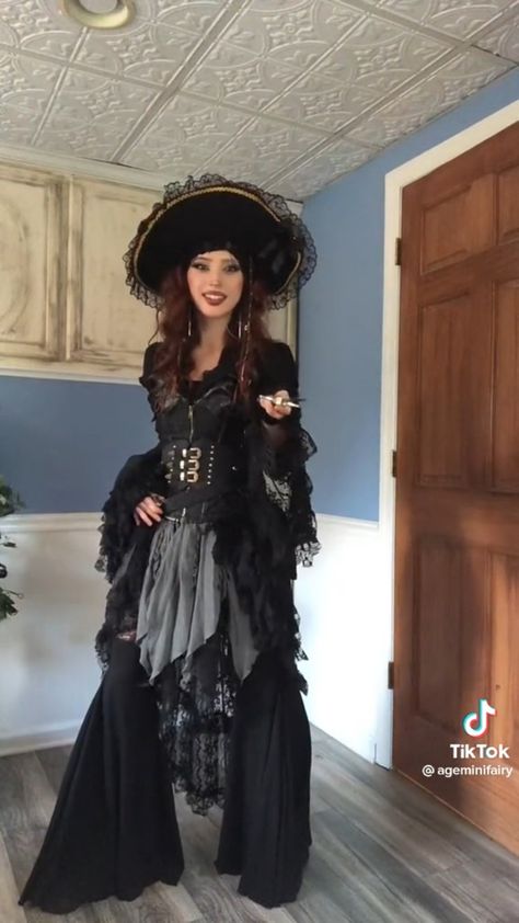 Pirate Costume Women Dress, Pirate Dress Costume, Pirate Doctor Aesthetic, Goth Pirate Costume, All Black Pirate Outfit, All Black Pirate Costume, Dark Pirate Outfit, Gothic Pirate Outfit, Goth Pirate Outfit