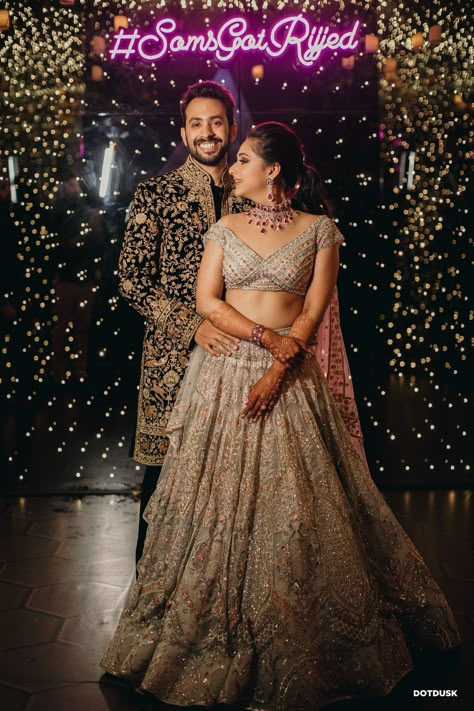 The Trendiest New Sangeet Lehenga Styles We Spotted! Sangeet Outfit Bridal, Golden Lehenga, Sangeet Outfit, Lehenga Jewellery, Couple Wedding Dress, Reception Look, Indian Wedding Planning, Lehenga Style, Pink Lehenga