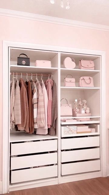 Room Decor Wardrobe, Pink Closet Organization, Small Room Ideas With Closet, Closet Filled With Clothes, Cute Walk In Closet Ideas, Room Inspo Closet, That Girl Closet, Locker Closet Ideas, Cute Closet Ideas Small Spaces