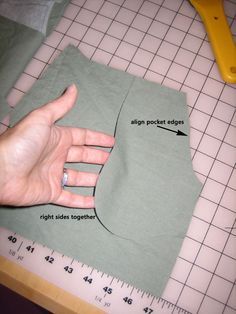 How to sew a slash pocket tutorial Pocket Pattern For Skirt, Side Pockets Pants, Side Pocket Pants, Pocket Tutorial, Sewing Pockets, Slash Pocket, Sewing 101, Tutorial Ideas, Pattern Pieces