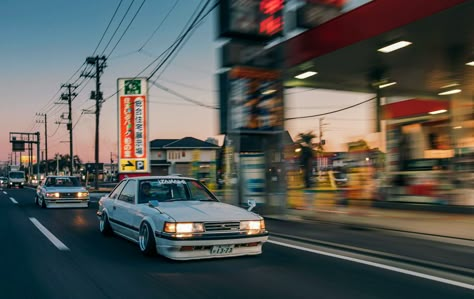 #Speedhunters #car depth of field #sunset #Toyota Toyota Chaser #1080P #wallpaper #hdwallpaper #desktop Wallpapers Sunset, Jdm Cars Wallpapers, Aesthetic Wall Painting, Desktop Wallpaper 1920x1080, Cool Desktop Wallpapers, 1366x768 Wallpaper, Macbook Pro Wallpaper, Computer Wallpaper Hd, 1366x768 Wallpaper Hd