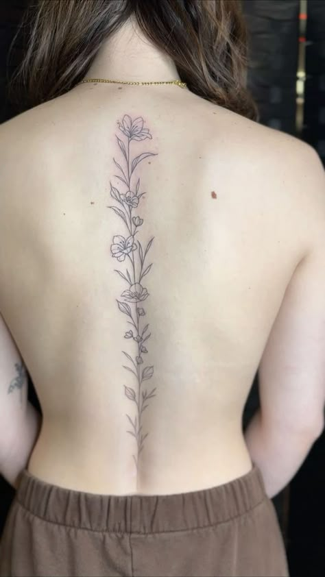 Spine Tats, Floral Back Tattoos, Flower Spine Tattoos, Spine Tattoo Ideas, Basic Tattoos, Tattoos For Women Flowers, Petite Tattoos, Spine Tattoos For Women, Classy Tattoos