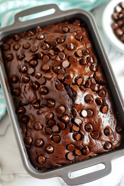 With gooey chocolate in every fudgy bite, this easy and delicious brownie bread recipe is sure to satisfy any chocolate craving! Fudge Brownie Bread, Hot Fudge Brownie Bread Recipe, Brownie Bread Loaf, Hot Fudge Brownie Bread, Brownie Bread Recipe, Cake With Pie Filling, Mile High Biscuits, Marbled Banana Bread, Brownie Bread