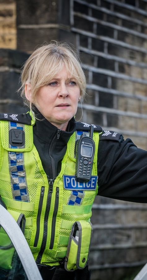 Catherine Cawood played by the amazing Sarah Lancashire in Happy Valley (TV Mini-Series 2014) Sarah Lancashire Happy Valley, Happy Valley Tv Series, Catherine Cawood, Female Law Enforcement, Last Tango In Halifax, Sarah Lancashire, Katherine Kelly, Fictional Character Crush, Bbc Drama