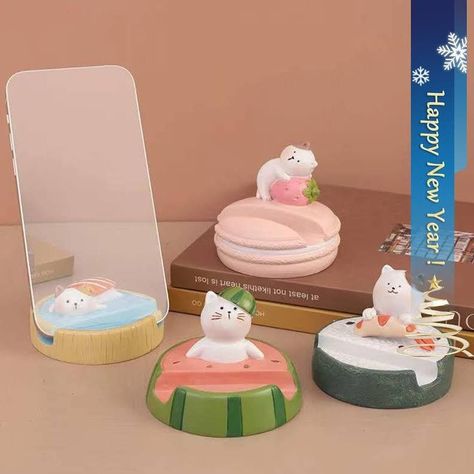 Cat Phone Holder, Kawaii Phone, Animal Home, Diy Air Dry Clay, Air Dry Clay Projects, Cerámica Ideas, Clay Diy Projects, Tanah Liat, Clay Crafts Air Dry