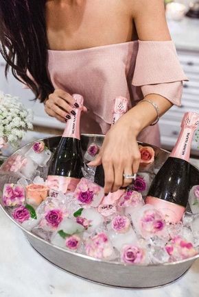 Need ideas for a bridal shower? We rounded up some of the best games, decorations, themes and other bridal ideas to make your bridal shower special. Fest Temaer, Garden Bridal Showers, בר מצווה, Bridal Shower Brunch, Bachelorette Ideas, Wedding Shower Ideas, Bridal Brunch, Brunch Party, Bach Party