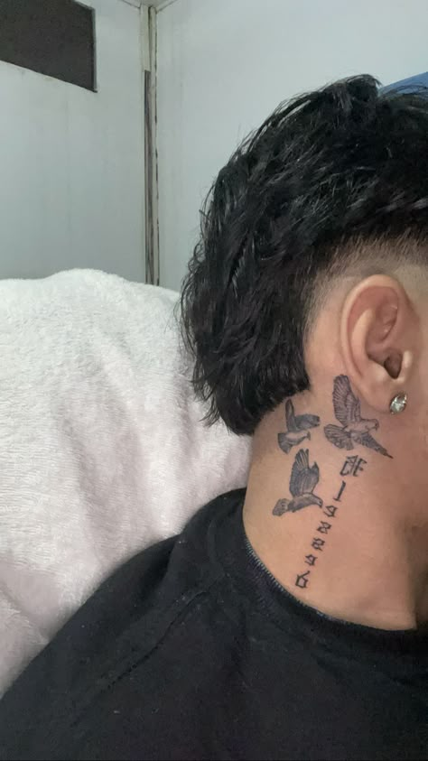 Chinese Writing Behind Ear Tattoo, Neck Tattoo Ideas Women, Top Of Ear Tattoo, Chinese Neck Tattoo Men, Side Of The Neck Tattoos For Men, Neck Number Tattoo, Faith Behind Ear Tattoo, 333 Neck Tattoo, Tattoos Behind The Ear For Men