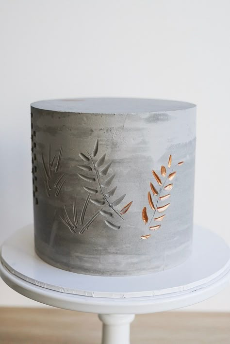 Carved Buttercream Cake, Chocolate Buttercream Cake Designs, Modern Chocolate Cake Design, Modern Buttercream Cake Design, Buttercream Cake Designs For Men, Cake Designs Floral, Cake Decorating For Men, Modern Buttercream Cake, Concrete Wedding Cake