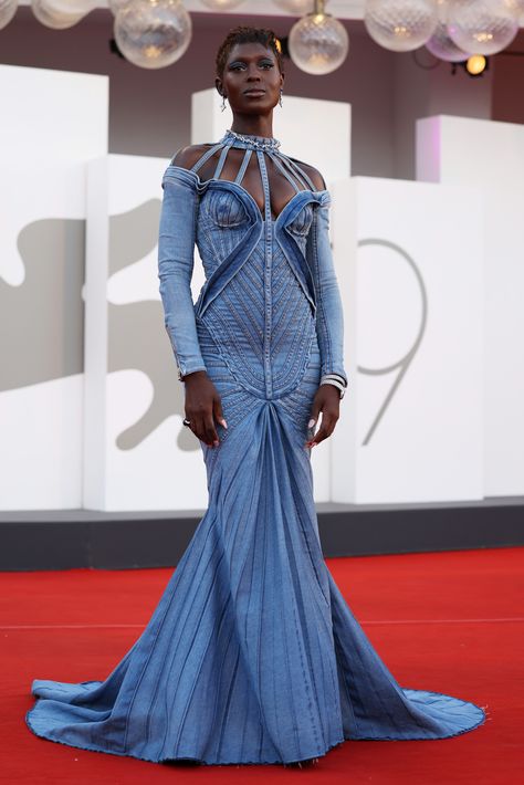 Jodie Turner Smith, Denim Gown, Jodie Turner, Dress With Jeans, Bones And All, Denim Clothes, Best Jeans For Women, Pregnancy Looks, Venice Film Festival