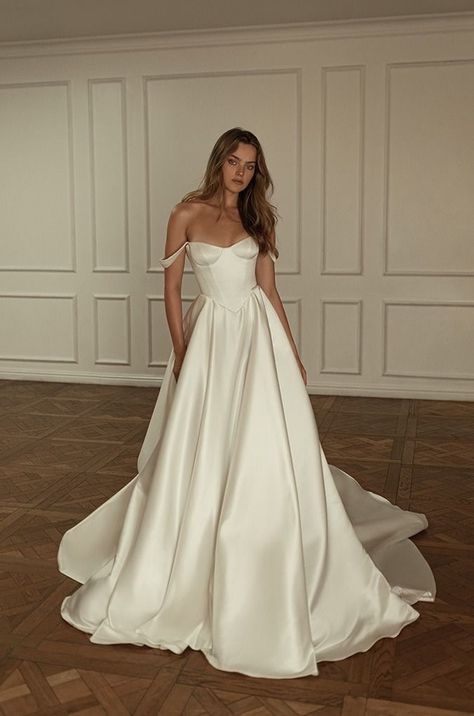 Simple Wedding. Dress, Wedding Gown Timeless, Satin Wedding Dress With Detail, Malibu Wedding Dress, Wedding Dresses For Size 10-12, Satin Wedding Dress Long Train, Wedding Dresses Elegant Romantic, Costal Wedding Dress, Strapless Satin Wedding Dress Ballgown