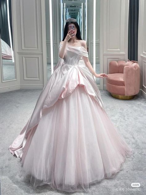 Pretty Fairy Dress, Fairy Inspired Dress Gowns, Prom Gowns Aesthetic, Fairy Quinceanera Dress, Princess Ball Gowns Fantasy Fairytale, Fairy Dress Prom, Princess Aesthetic Dresses, Dress 18th Birthday, Fairy Ball Gown