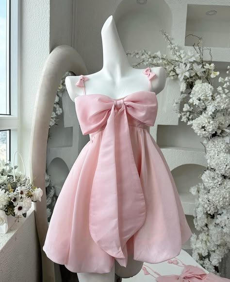 Pink Dress Valentines Day, Girly Birthday Aesthetic, Unique Birthday Dresses, French Aesthetic Fashion, Dresses With Bow, Pink Party Dress, Pink Core, 파티 드레스, Prom Dress Inspiration