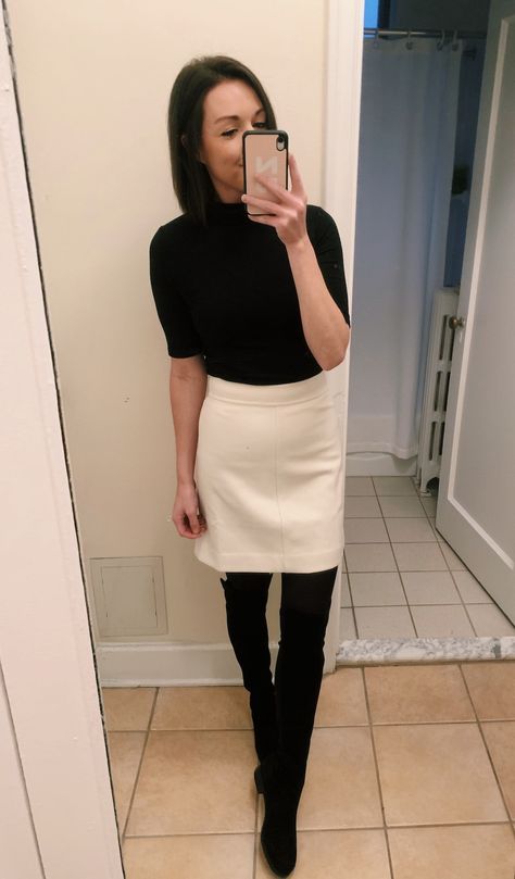 Ivory Skirt Outfit Winter, White Wool Skirt Outfit, White Mini Skirt Outfit Winter, Winter White Skirt Outfit, Cream Skirt Outfit Winter, Cream Mini Skirt Outfit, White Skirt Winter Outfit, White Skirt Outfit Winter, White Leather Skirt Outfit