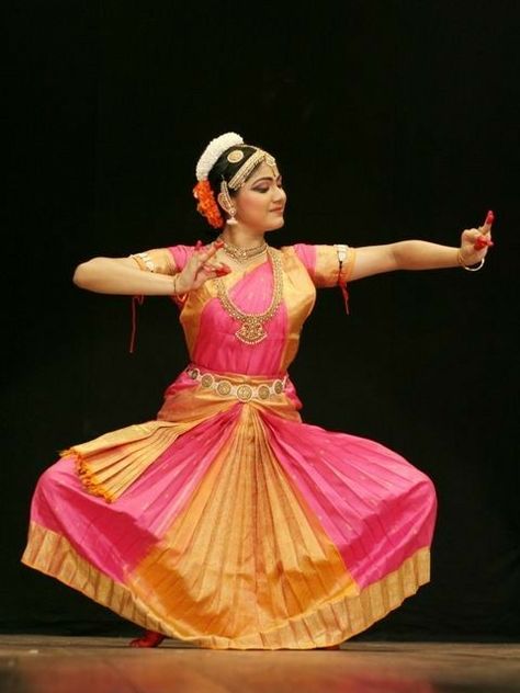 #bharatnatyam #nrityakala #classicaldance#dance #indiandanceform Kuchipudi Dress, Bharatnatyam Costume, Bharatanatyam Costumes, Bharatnatyam Poses, Bharatnatyam Dance, India Dancing, Indian Dances, Bharatanatyam Costume, Bharatanatyam Dancer