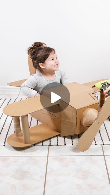 How To Make An Airplane Out Of Cardboard, Cardboard Transportation Project, Diy Plane Costume, Cardboard Airplane Costume, Cardboard Box Airplane, Cardboard Plane Diy, Diy Airplane Crafts, Cardboard Airplane Template, Cardboard Box Plane