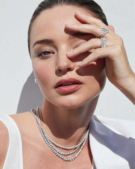 Luminous diamonds, as seen on Miranda Kerr. Classic Silver Jewelry, Gold And Diamond Rings, Classy Old Money, Beautiful Jewelry Diamonds, Michael Hill, Christmas Shoot, Jewellery Shop, Miranda Kerr, Classic Accessories