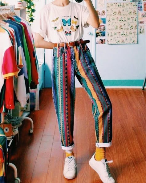 ✰ P I N T E R E S T : @celyahama8✰ Moda Academia, Fashion Bottoms, 90's Fashion, Pants Vintage, Tomboy Fashion, Moda Vintage, Vintage Women, Mode Vintage, 80s Fashion