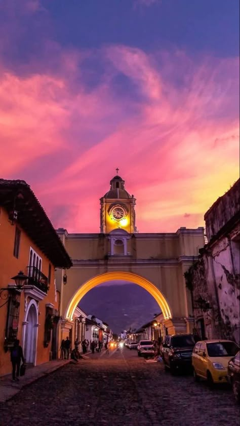 Guatemala Aesthetic Wallpaper, Antigua Guatemala Aesthetic, Guatemala Landscape, Guatemala Wallpaper, Latin Wallpaper, Beautiful Places Aesthetic, Guatemala Culture, Latin Aesthetic, Guatemala Aesthetic