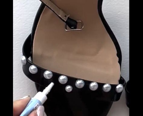 High Heel Makeover Diy, Diy Pearl Shoes Heels, How To Make Heels, Diy Pearl Heels, Diy Heels Makeover Ideas, Diy Embellished Shoes, Heels Makeover, Diy Heels Makeover, Diy Shoes Heels