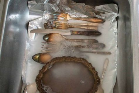 Learn how to polish silver so Grandma's flatware sparkles with these DIY methods of removing tarnish. Toothpaste is just the beginning! Silver Polish Diy, Polish Silverware, How To Clean Silverware, Powder Laundry Detergent, Clean Wood, Silver Platters, How To Clean Silver, Wood Tile Floors, Tarnish Remover