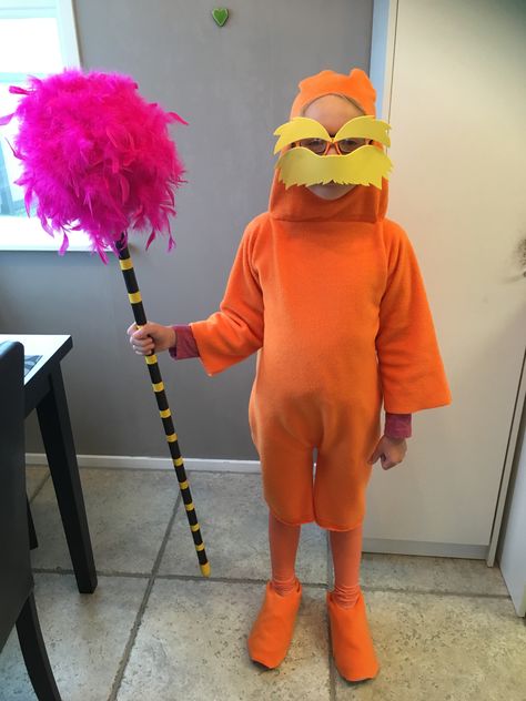 Lorax school book fair costume Dr Seuss Halloween Costumes, The Lorax Book, Lorax Costume, Costumes For Work, Tree Costume, World Book Day Ideas, World Book Day Costumes, Book Character Costumes, Dr Seuss Week