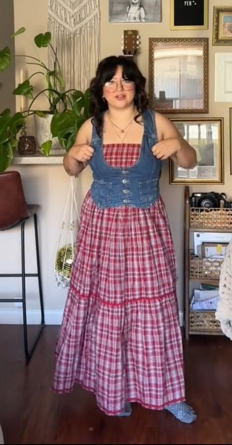 Thrifted Cottagecore Outfits, Outfit Ideas Whimsical, Country Cottage Core Outfits, Thrifted Outfits Mid Size, Cute Dress Outfits Casual, Casual Whimsical Outfits, Square Neck Shirt Outfit, Queer Fashion Women Summer, Artsy Outfits Aesthetic