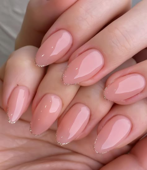 Nude Nails With Glitter, Blush Pink Nails, Bridesmaids Nails, Classy Nail, Short Gel Nails, Nude Nail Designs, Nude Nail, Pearl Nails, Unique Acrylic Nails